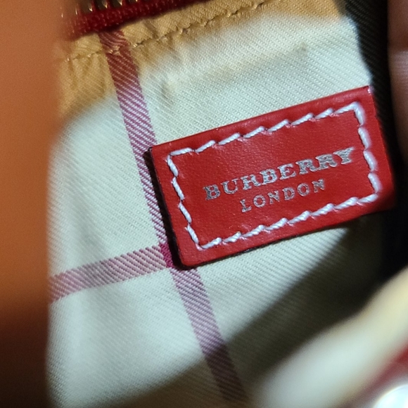 Auth. Burberry bag and Born shoes - Picture 11 of 12